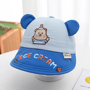 Mignon chapeau de pêcheur bébé ours avec broderie glace et design colorblock bleu