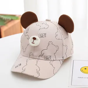 Casquette de baseball beige pour bébé avec oreilles d'ours et motifs de dessin animé