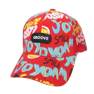Cappellino da baseball rosso per bambini con graffiti colorati e patch Groove