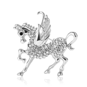 Eleganter Pegasus-Anstecknadel aus Silberlegierung mit glitzernden Strasssteinen besetzt