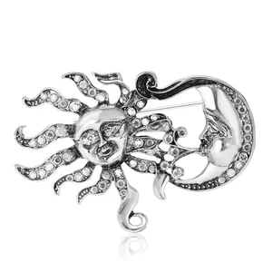 Broche soleil et lune vintage en argent avec strass et détails de visage céleste