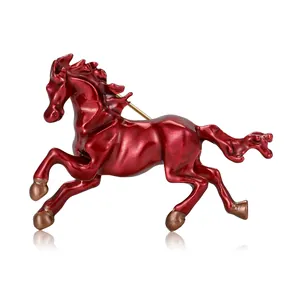 Fashionable red enamel white horse brooch with bronze details for men's suit and cardigan