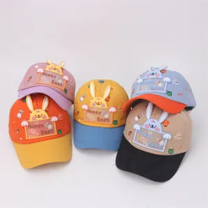 Berretti da baseball colorati per bambini con decoro a coniglio e stampe di carote