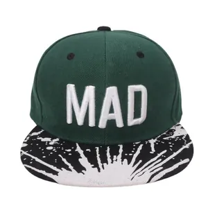 Casquette snapback enfant verte avec broderie MAD et visière motif éclaboussure