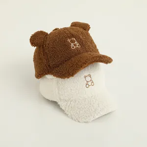Berretti da baseball invernali in pile sherpa per neonati con orecchie da orso 3D