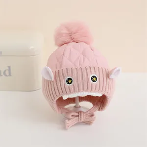 Bonnet d'hiver rose pour bébé avec pompon en fourrure et motif animal mignon