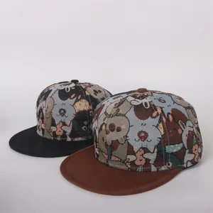 Detail van snapback petten voor kinderen met geweven jacquard konijn en wortel