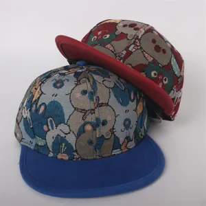 Jacquard snapback petten voor kinderen met schattige cartoon dierpatronen in rood en blauw