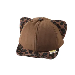 Baby baseball cap in brown cotton featuring leopard print brim and cute round ears