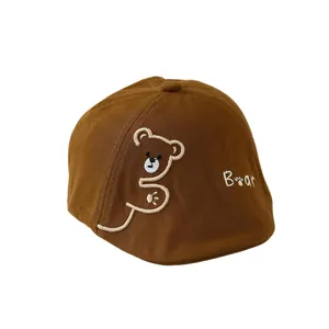 Cappello da sole marrone per neonati con ricamo a forma di orso e scritte per bambini