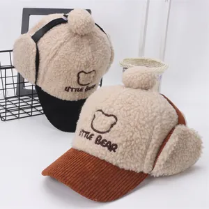 Gorro de invierno para niños con bordado de oso y orejeras acogedoras para niños y niñas cómodo