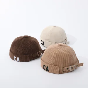Tre colori di cappelli miki in velluto a coste bimbi con ricamo CA e fibbia in metallo