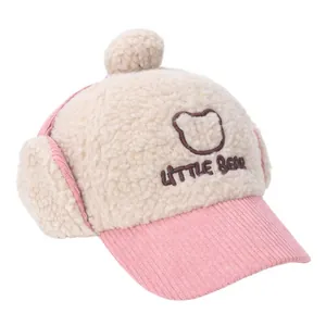 Gorra de béisbol de invierno para niños con bordado de oso y orejeras térmicas