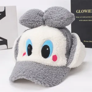 Bonnet d'hiver en peluche à cache-oreilles pour filles avec grands yeux et oreilles en gris