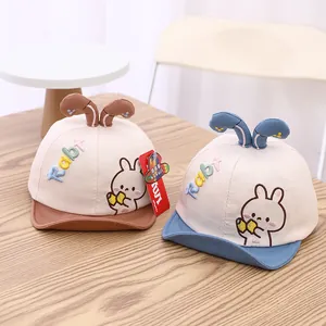 Casquettes bébé en coton bicolore à visière souple avec broderie lapin mignonne