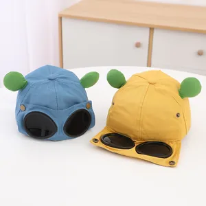 Kinder-Baseballkappe mit Pilotbrille und niedlichen Ohren in Blau und Gelb farben