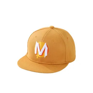 Cappello hip hop per bambini giallo zenzero con visiera piatta e ricamo M in 3D