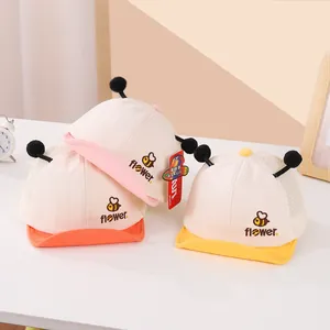 Gorra de bebé abeja con malla transpirable y visera suave en rosa naranja y amarillo