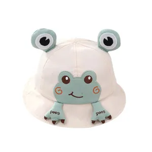 Chapeau bob grenouille beige pour bébés avec yeux 3D et détails de dessin animé