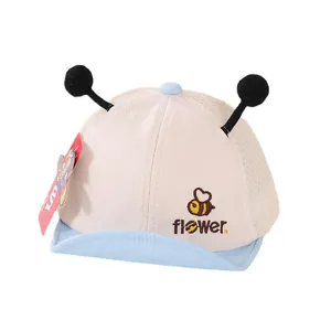 Sombrero de sol para bebé con antenas de abeja y malla transpirable en beige y azul
