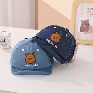 Casquettes de baseball bébé en denim avec broderie d'ours en bleu clair et foncé