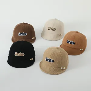 Collection de casquettes en velours côtelé pour enfants avec broderie Sunday chic