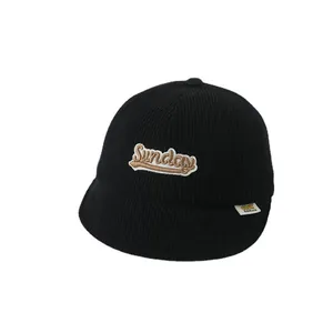 Casquette de baseball en velours côtelé noir pour enfant avec broderie Sunday et bord souple