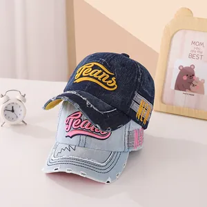 Casquettes de baseball en denim pour enfants avec broderie Jeans en bleu et bleu clair