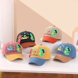 Dettagli dei berretti da baseball colorati per bambini con dinosauri in cinque varianti