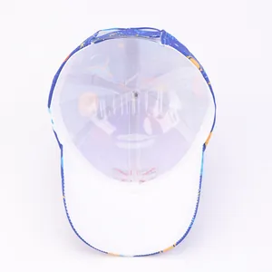 Vue intérieure de casquette enfant galaxie avec étiquette drapeau UK et doublure mesh