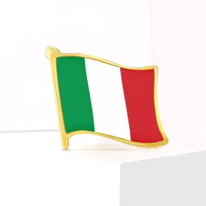 Italian Flag Waving Brooch Alloy Enamel Lapel Pin For Suit Backpack Hat Unisex Fashion Commute Decorative Jewelry Gift