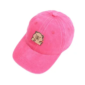 Gorra de béisbol rosa de algodón lavado para niños con parche de carpincho de dibujos