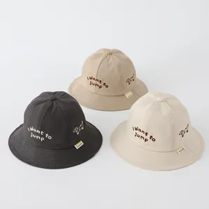 Cappello da Pescatore per Bambini in Cotone con Ricamo a Cartone Animato Orso Cane Protezione Solare Con Corda Antivento per Bambini Ragazzi Ragazze Estate Outdoor