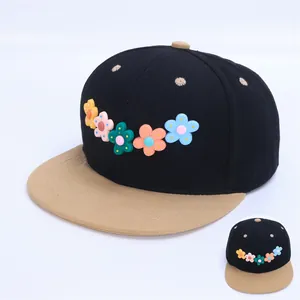 Gorra de béisbol para niños con cinco flores 3D arcoíris y visera plana caqui