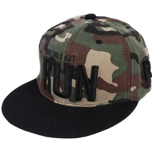 Casquette camouflage pour enfants avec broderie RUN en 3D et visière plate noire chic