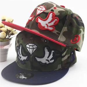 Camouflage Hip Hop Baseball Cap With Diamond Glove Embroidery Flat Brim Snapback Hat For Men Women Fashion Streetwear