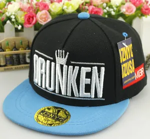 Détails de broderie de couronne sur casquette de baseball snapback pour enfants