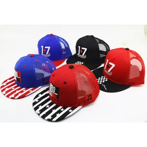 Berretti da baseball in rete per bambini con ricamo di lettere e motivi stellati in tre colori