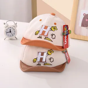 Gorras de béisbol de malla transpirable para bebés con bordado H en naranja y marrón