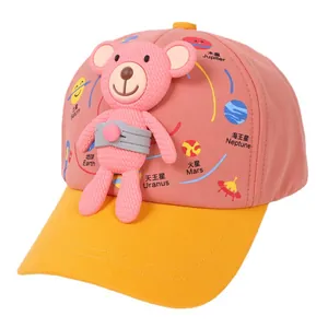 Cappellino da bimbo rosa e giallo con orsetto 3D e motivi dei pianeti del sistema solare