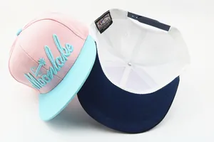 Λεπτομερής όψη παιδικού καπέλου snapback με κέντημα 3D Moonlake και ρυθμιζόμενο κλείσιμο στο πίσω μέρος