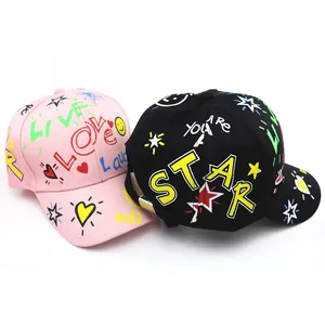 Berretti da baseball per bambini con stampe graffiti LOVE e STAR in rosa e nero