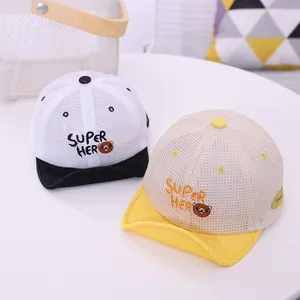 Casquettes de baseball en mesh respirant pour bébé avec broderie ours pour le soleil d'été