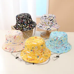 Détails de chapeaux soleil enfant à motifs graffiti avec cordons gris réglables