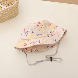 Bob beige pour enfants avec imprimés graffiti colorés et cordon de serrage réglable