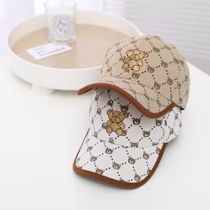 Detail von Khaki und Beige Cartoon-Bären Baseball Caps mit goldener Stickerei