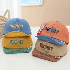 Casquette de Baseball Bébé à Bord Souple en Coton Broderie Ours Lettre Mignon Chapeau de Soleil pour Enfants Garçons Filles