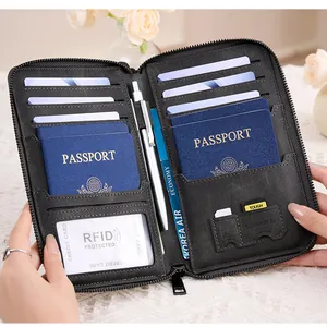 Intérieur du portefeuille de voyage RFID avec fentes pour cartes et passeports