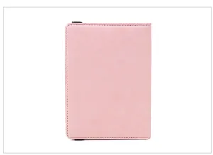Protège-passeport RFID rose en similicuir texturé avec fermeture par élastique