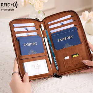 Portefeuille de voyage RFID vintage en cuir marron avec fentes pour passeport et cartes